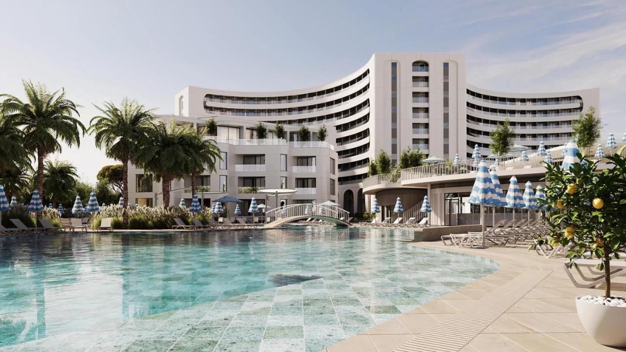 Livingston Grand & Otel